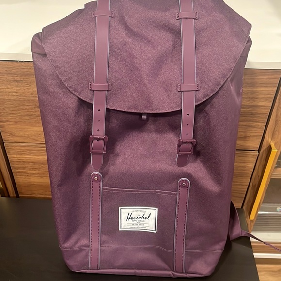 Herschel Retreat backpack 23L in BlackBerry - Picture 1 of 6